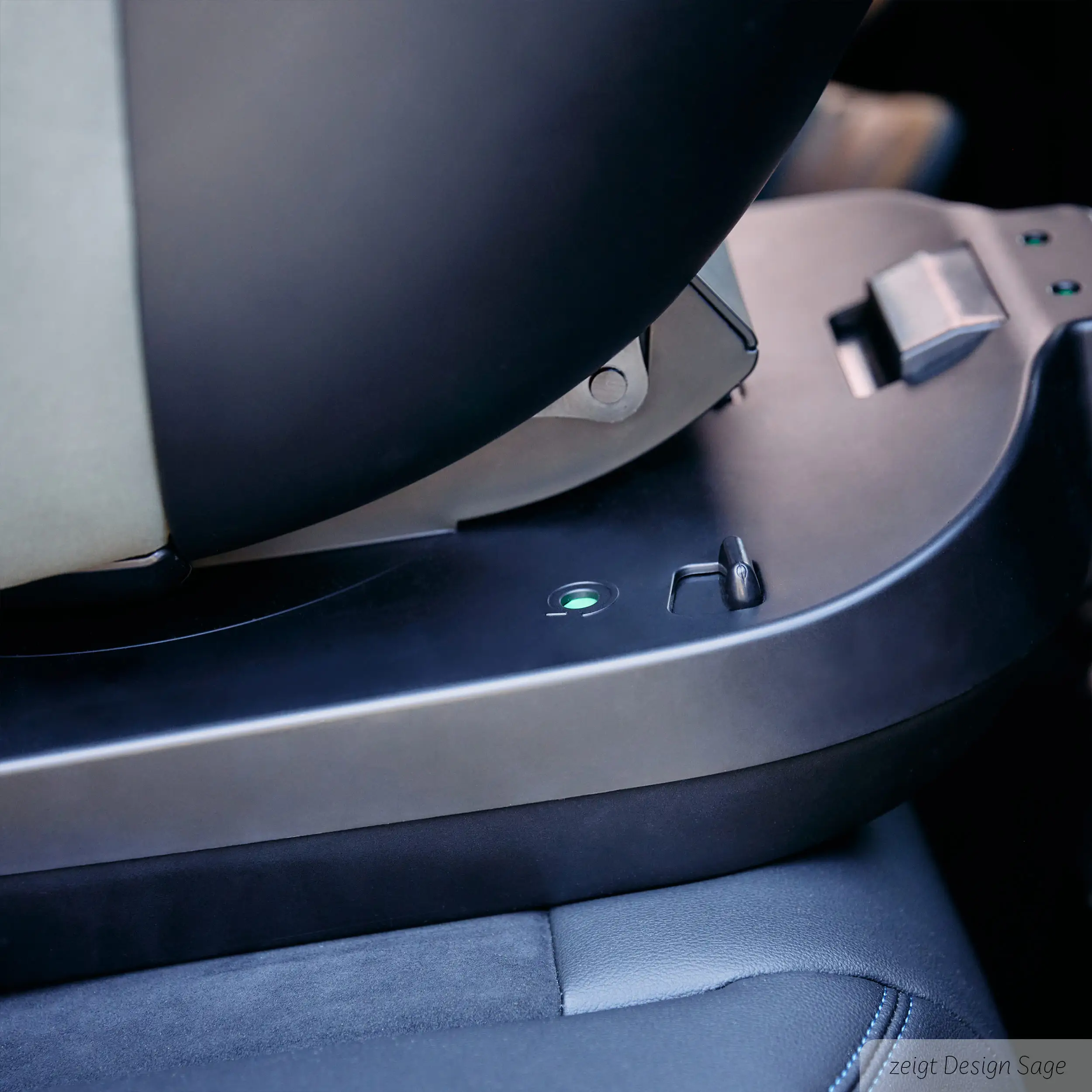 Silla para niños Lily i-Size con base Isofix giratoria Root - Black