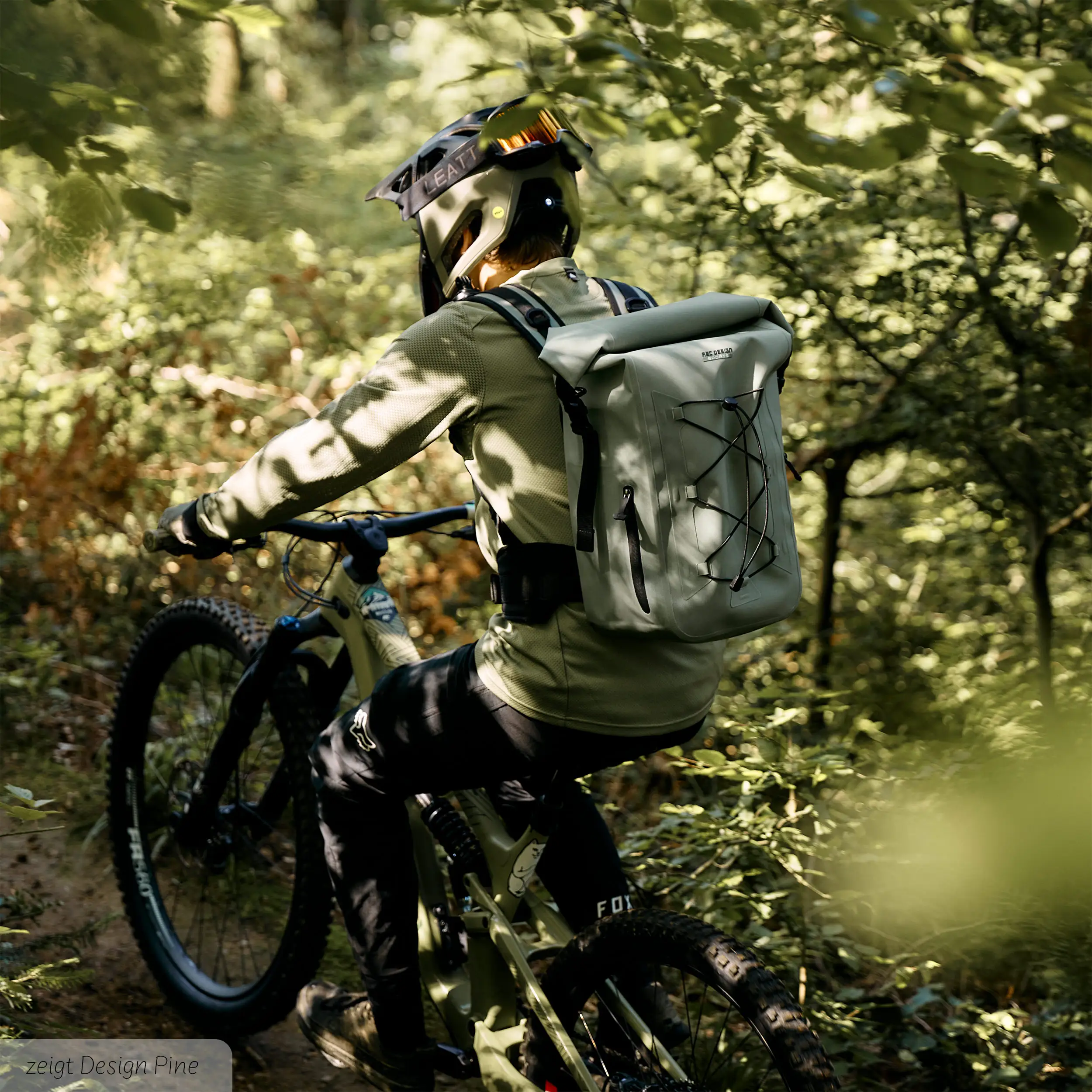 Mochila outdoor premium Lausanne 20L para ciudad y naturaleza - Mango