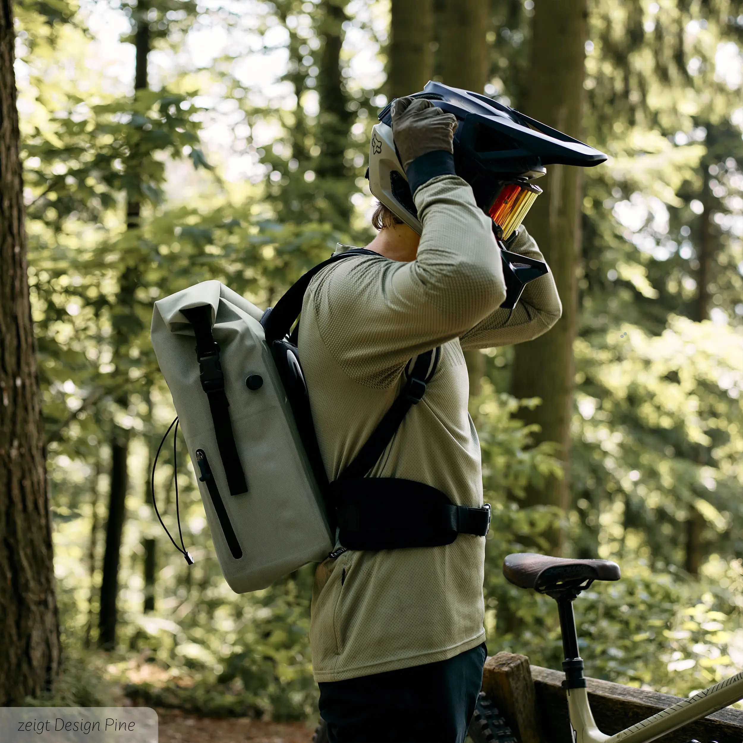 Mochila outdoor premium Lausanne 20L para ciudad y naturaleza - Ink