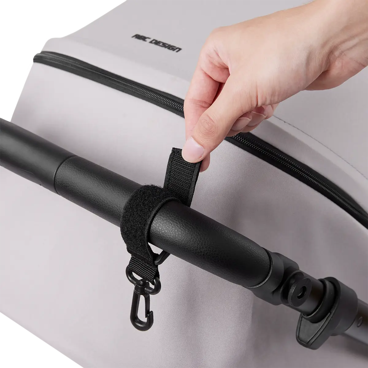 Montaje sencillo con cierres de velcro